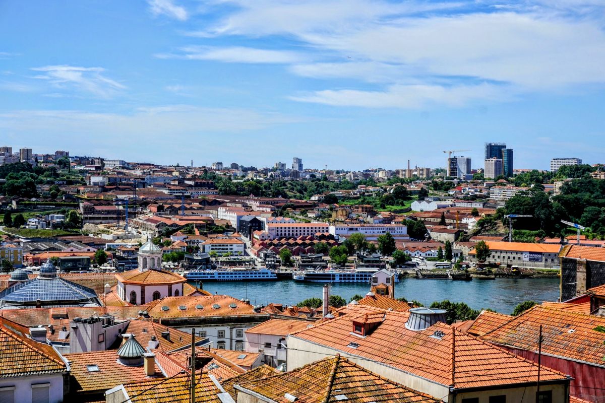 Portugal Summer Packing List [2025]