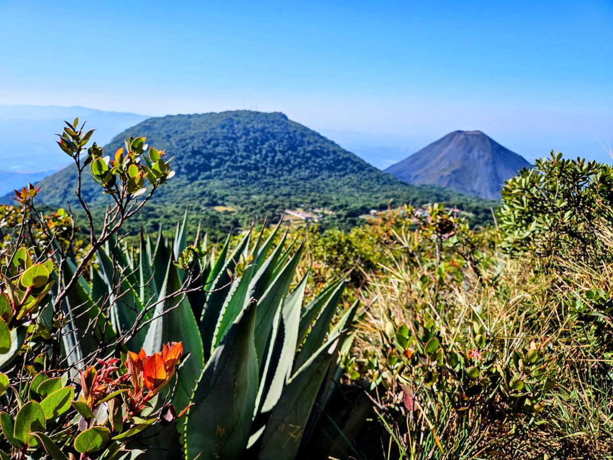 How to Hike Santa Ana Volcano in El Salvador: A Complete Guide [2026]